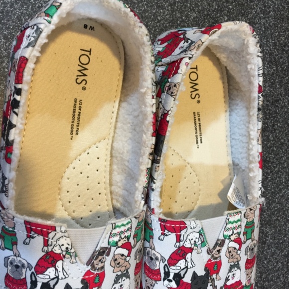 Toms Red and Green Dog Pattern Flats - Picture 12 of 14